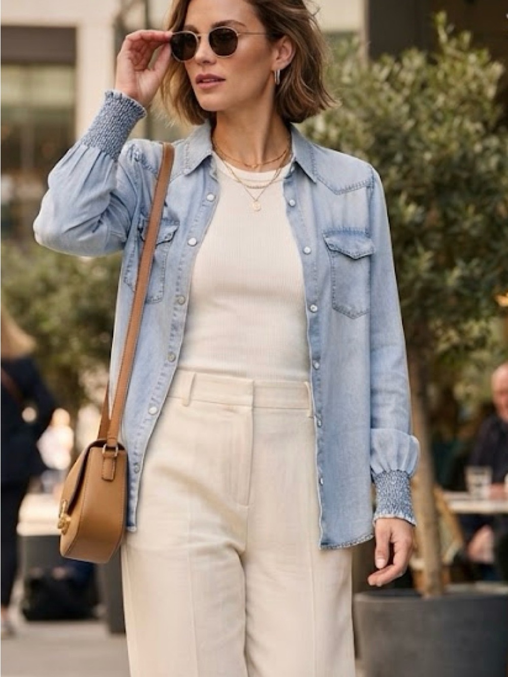 Jane + Delancey Light Wash Lyocell Chambray Shirt | Medium